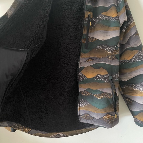 All in Motion Men's Size M Olive Green Camo Soft-Shell Sherpa Jacket - Picture 2 of 4